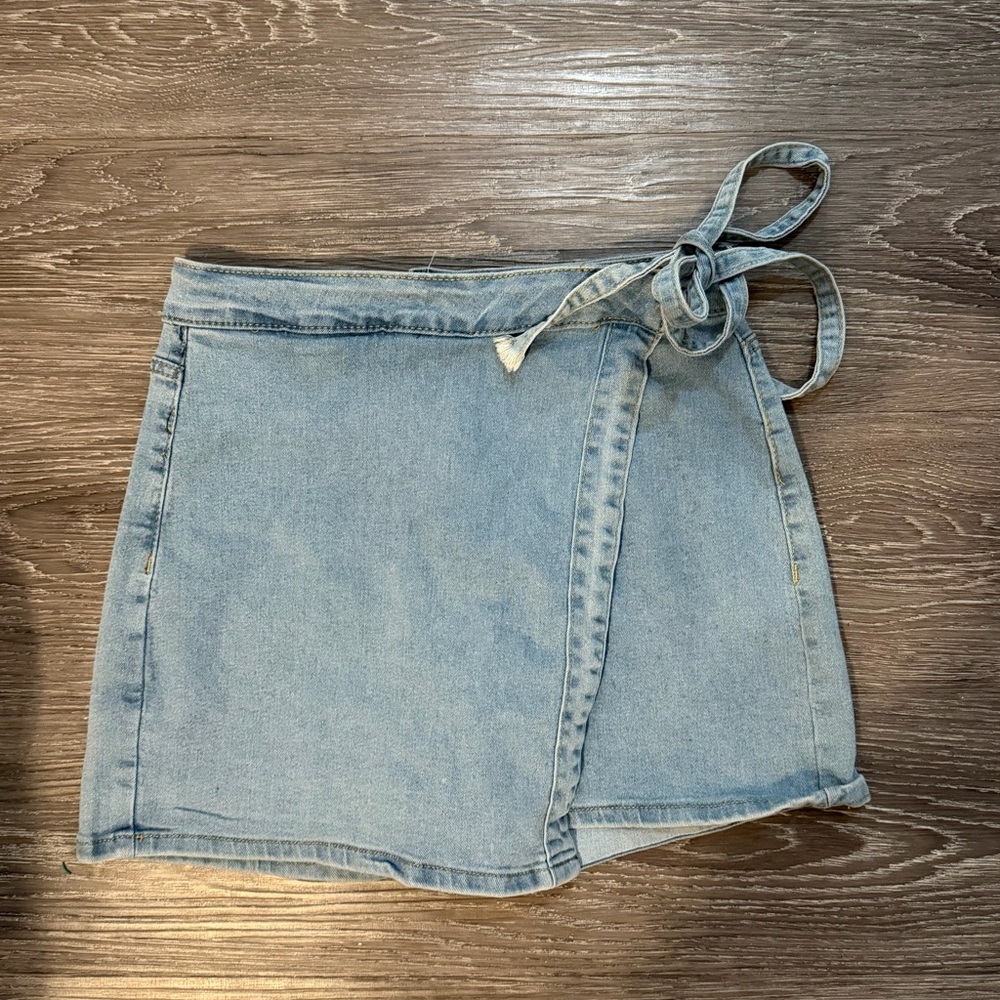 Bebe denim skirt